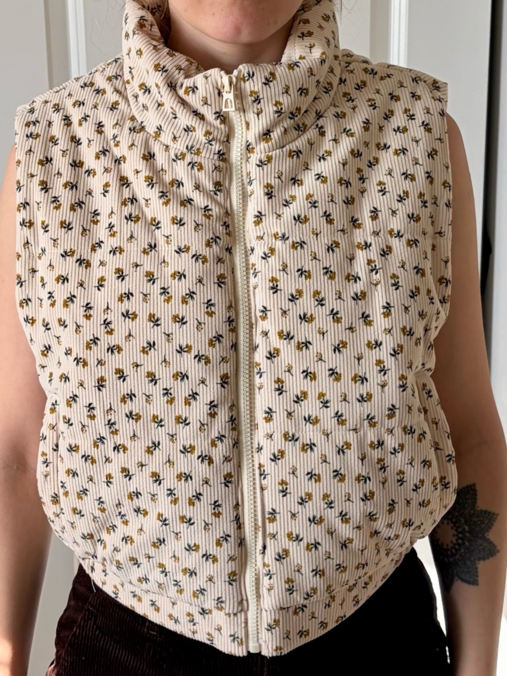 sleeveless jacket